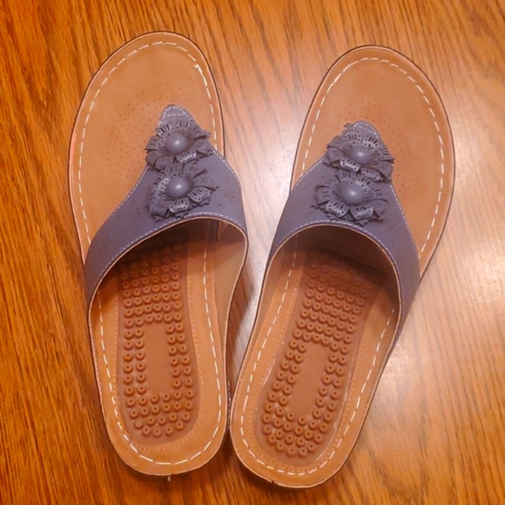 Brand New Womens Ecetana Navy Blue Flip Flop Sandals Size 8